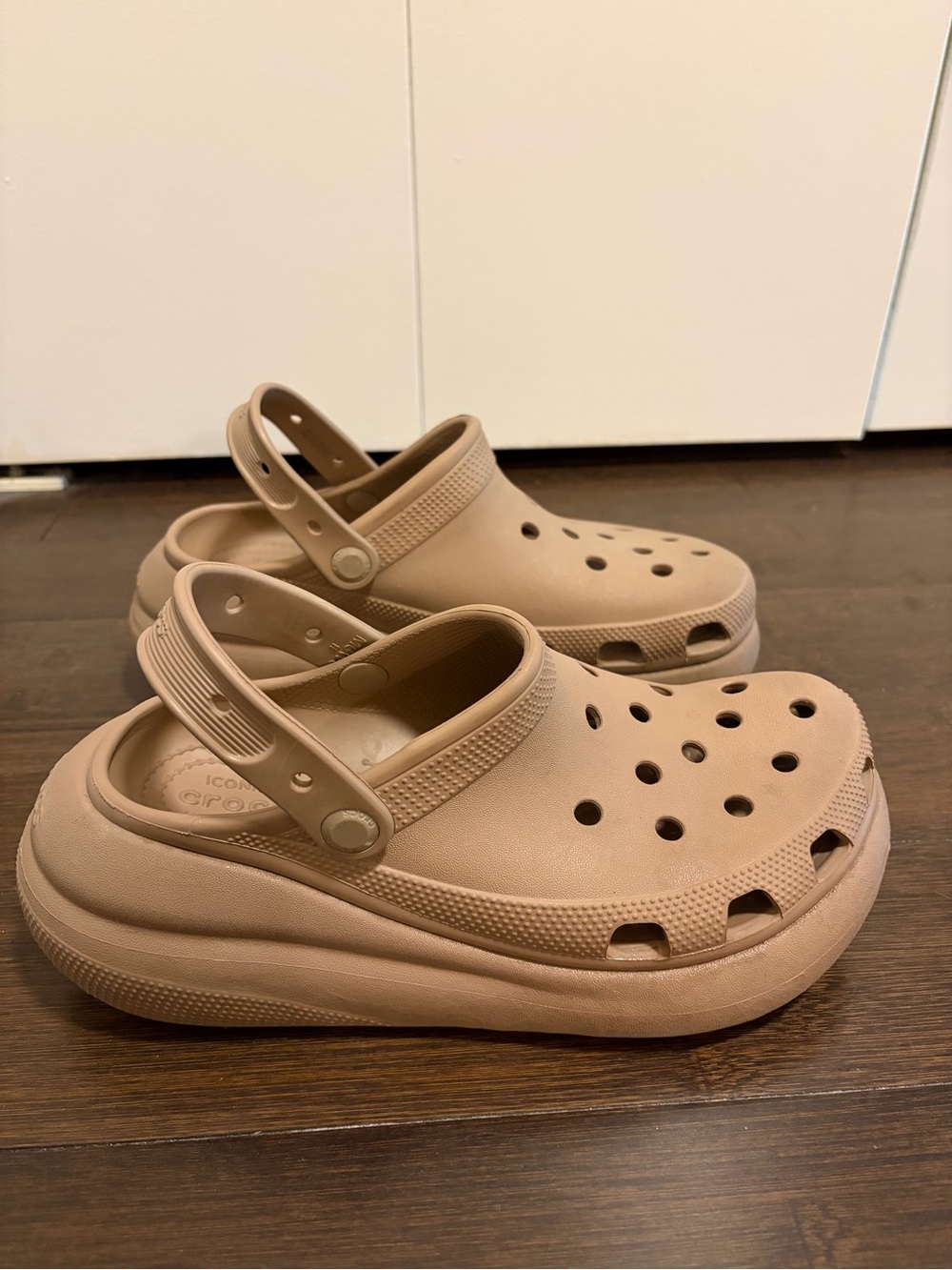 Crocs Classic Crush Clogs Tan - Picture 7 of 7